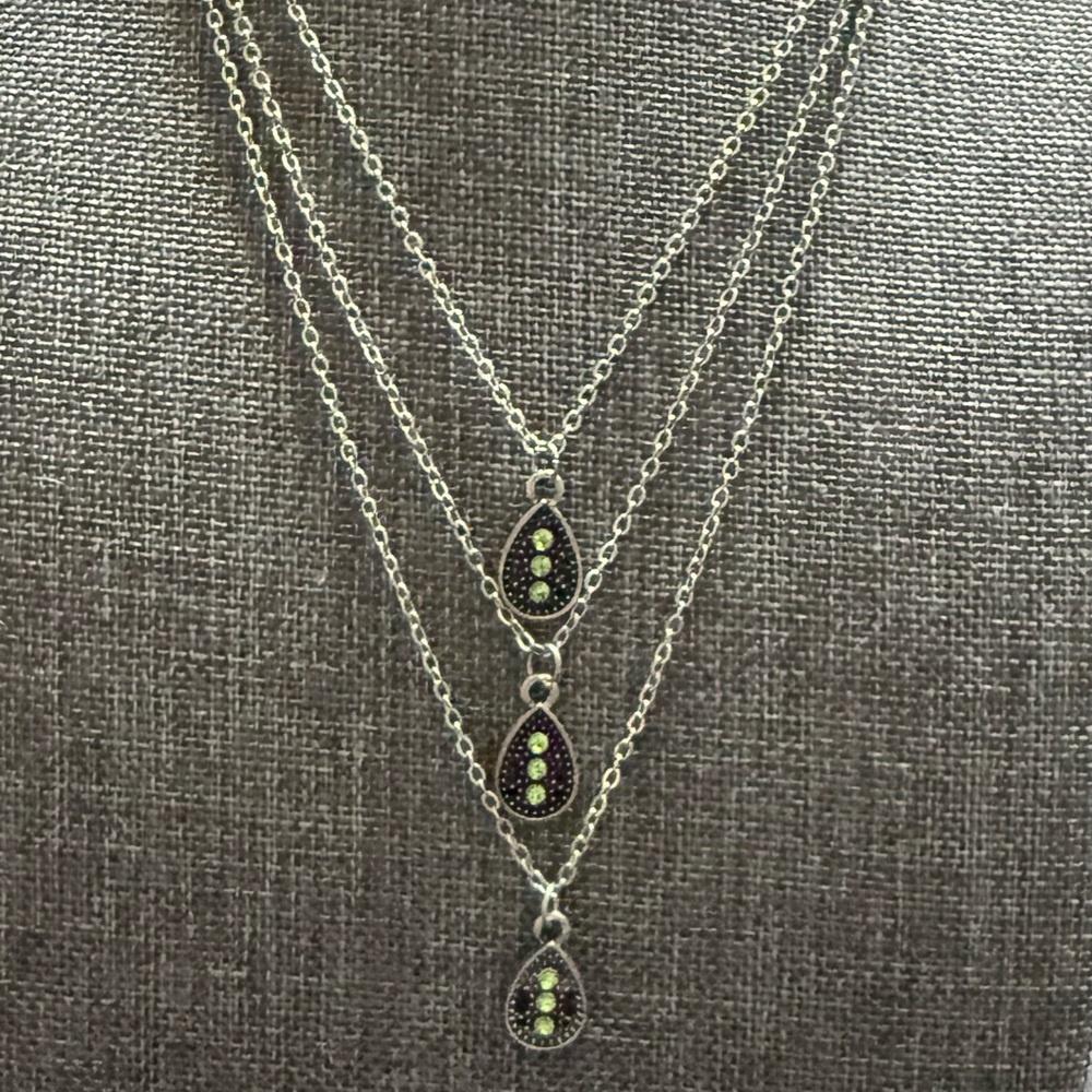 Layered Teardrop Pendant Necklace in Silver and Green